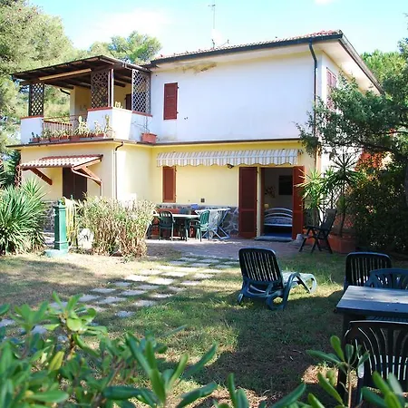 Apartment Acacia - Zona Centrale, Con Clima, Giardino Privato E Posto Auto