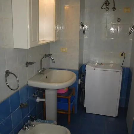 Acacia - Zona Centrale, Con Clima, Giardino Privato E Posto Auto Apartment *